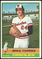 1976 Topps Base Set #25 Mike Torrez