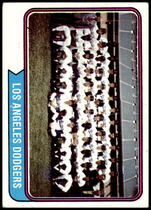 1974 Topps Base Set #643 Dodgers Team