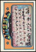 1972 Topps Base Set #71 Angels Team