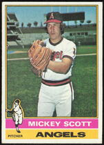 1976 Topps Base Set #276 Mickey Scott