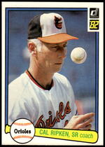 1982 Donruss Base Set #579 Cal Ripken Sr.