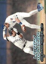 2000 Ultra Base Set #223 Larry Walker