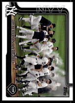 2025 Topps Base Set #123 New York Yankees Team Card