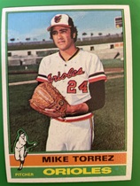 1976 Topps Base Set #25 Mike Torrez