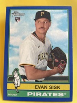 2025 Topps Heritage High Number Dark Blue Bordered #552 Evan Sisk