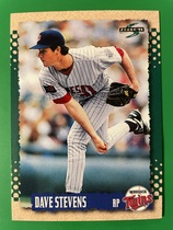 1995 Score Base Set #536 Dave Stevens