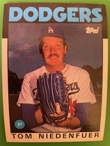 1986 Topps Base Set #56 Tom Niedenfuer