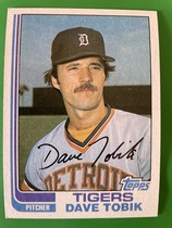 1982 Topps Base Set #391 Dave Tobik
