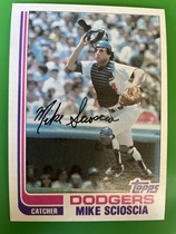 1982 Topps Base Set #642 Mike Scioscia