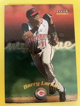 2000 Fleer Mystique #40 Barry Larkin