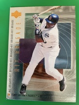 2000 Upper Deck Hit Brigade #H2 Tony Gwynn