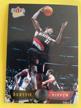 2001 Ultra Base Set #17 Scottie Pippen