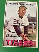 1967 Topps Base Set #449 Orlando Pena