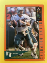 1995 Classic NFL Experience #52 Dan Marino