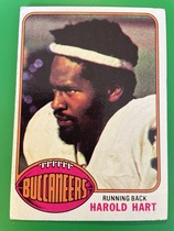 1976 Topps Base Set #126 Harold Hart