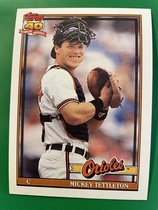 1991 Topps Base Set #385 Mickey Tettleton