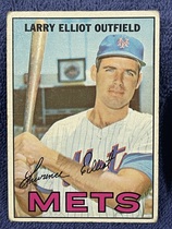 1967 Topps Base Set #23 Larry Elliot