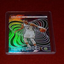2022 Panini NBA Hoops HIPnotized #5 Giannis Antetokounmpo