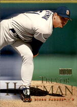 2000 SkyBox Base Set #28 Trevor Hoffman