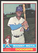 1976 Topps Base Set #548 Manny Mota