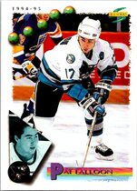 1994 Score Base Set #152 Pat Falloon