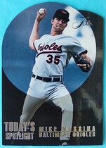 1995 Flair Today's Spotlight #8 Mike Mussina