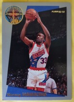 1992 Fleer Sharpshooters #9 Hersey Hawkins