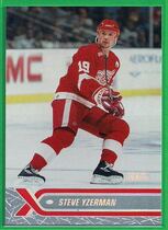 2000 Stadium Club Base Set #24 Steve Yzerman