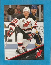 1993 Leaf Base Set #104 Valeri Zelepukin