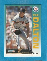 1992 Fleer Base Set #131 Mike Dalton