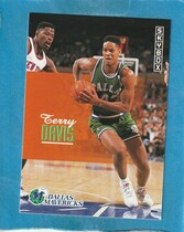 1992 SkyBox Base Set #48 Terry Davis