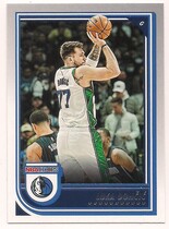 2022 Panini NBA Hoops #119 Luka Doncic