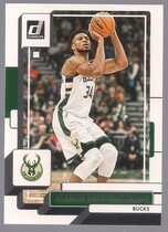 2022 Donruss Base Set #53 Giannis Antetokounmpo