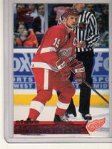 1998 Pacific Paramount Copper #83 Steve Yzerman