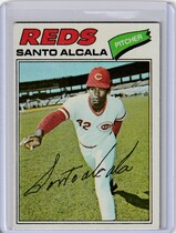1977 Topps Base Set #636 Santo Alcala