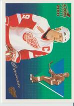 2000 Pacific Aurora #54 Steve Yzerman