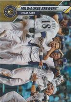 2020 Topps Gold Foil (Jumbo Box Exclusive) #27 Milwaukee Brewers Team Card