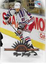 1997 Leaf Base Set #8 Wayne Gretzky