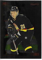 1995 Score Black Ice #102 Jyrki Lumme