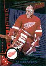 1997 Pacific Dynagon Emerald Green #45 Mike Vernon