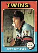 1975 Topps Base Set #30 Bert Blyleven