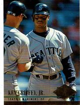 1994 Ultra Base Set #120 Ken Griffey Jr.