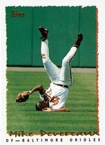 1995 Topps Base Set #23 Mike Devereaux