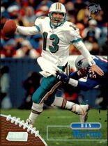 1998 Stadium Club Base Set #20 Dan Marino