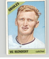 1966 Topps Base Set #467 Vic Roznovsky