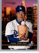 2004 Studio Base Set #104 Hong-Chih Kuo