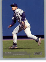 2003 Stadium Club Base Set #70 Ichiro Suzuki