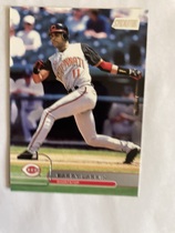2002 Stadium Club Base Set #82 Barry Larkin