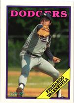 1988 O-Pee-Chee OPC Base Set #52 Fernando Valenzuela