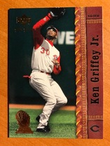 2001 Upper Deck Gold Glove #84 Ken Griffey Jr.
